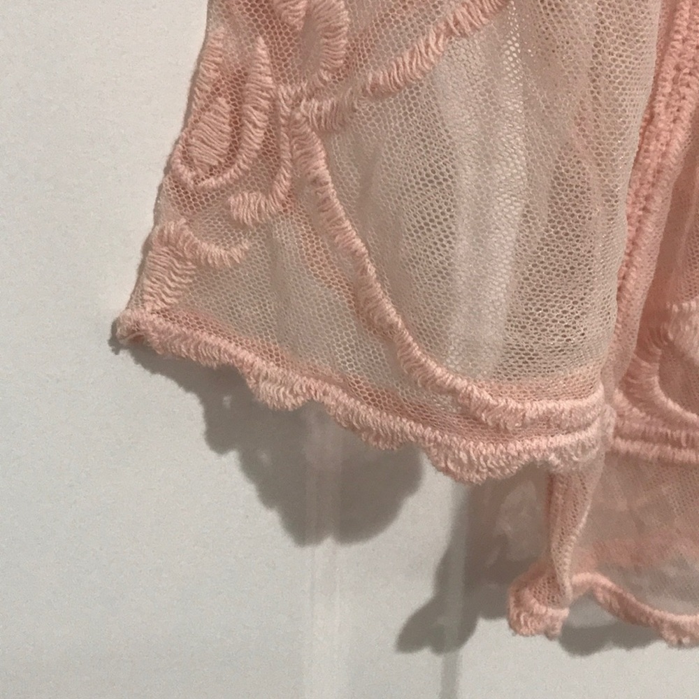 Sheer Embroidered top - Picture 3 of 4